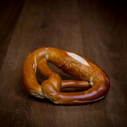 Bread Pretzel Knot Salted 21pc