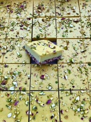 Slice Ginger Pistachio Precut 25 Piece Gluten Free Vegan