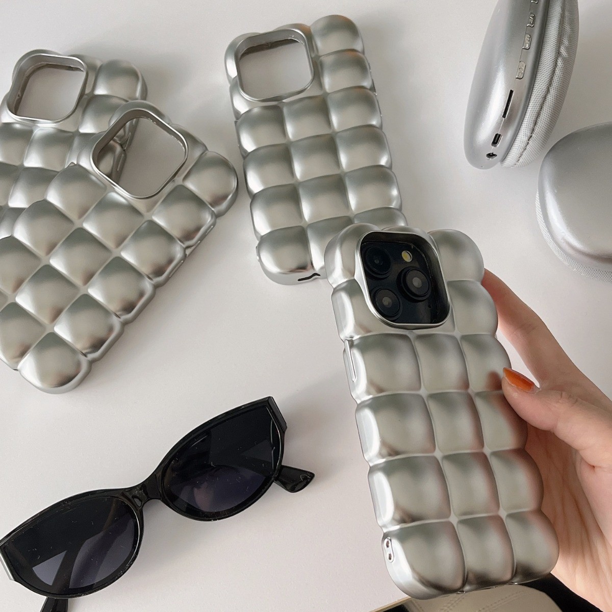 Electroplating Egg Waffle Matte Sliver Phone Case