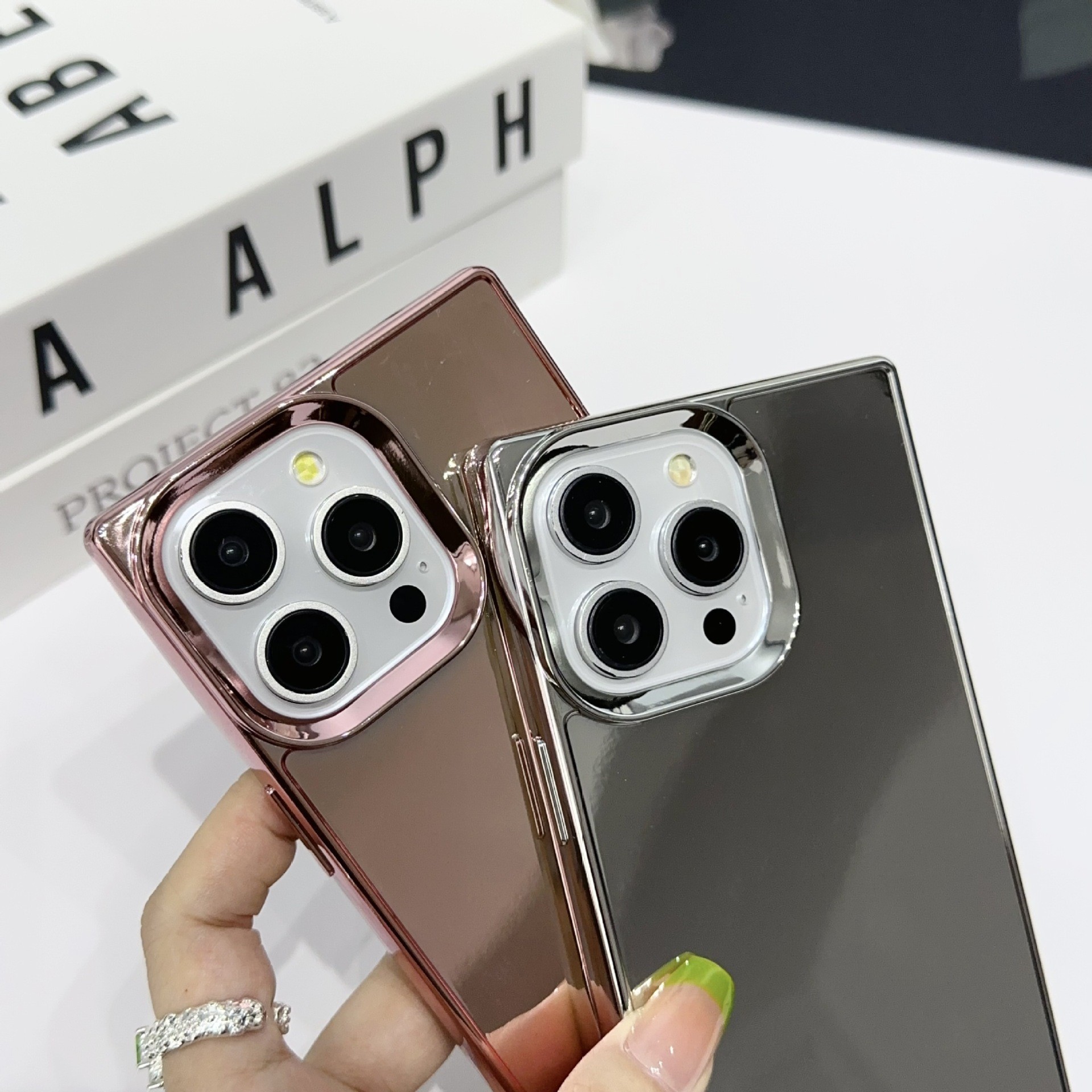 Right-angle Large Hole Electroplating Mirror Drop-resistant Mobile Phone Protective Cover