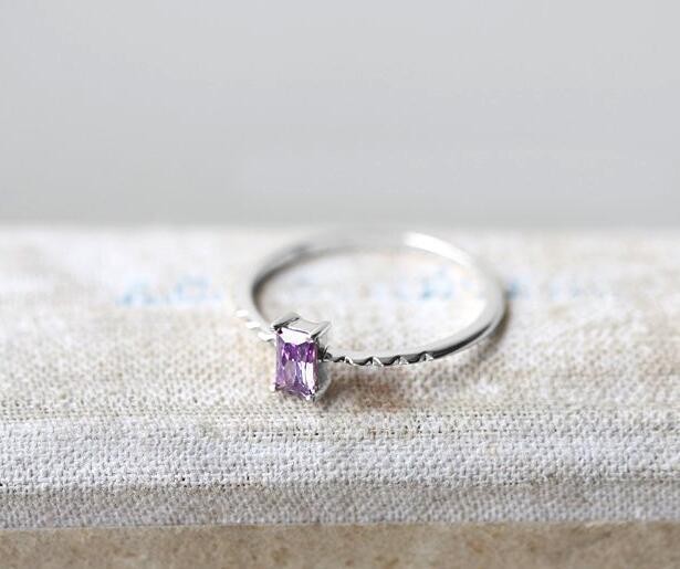 Women's Simple Inlaid Purple Zircon Thin Ring