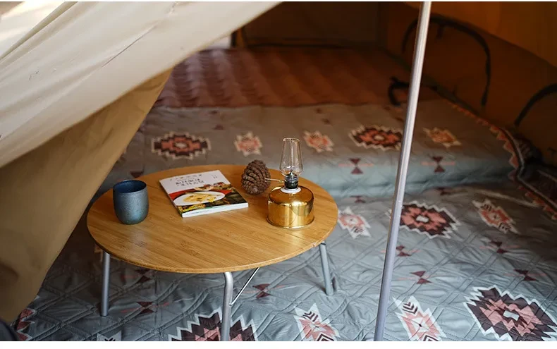 Outdoor Round Picnic Tables