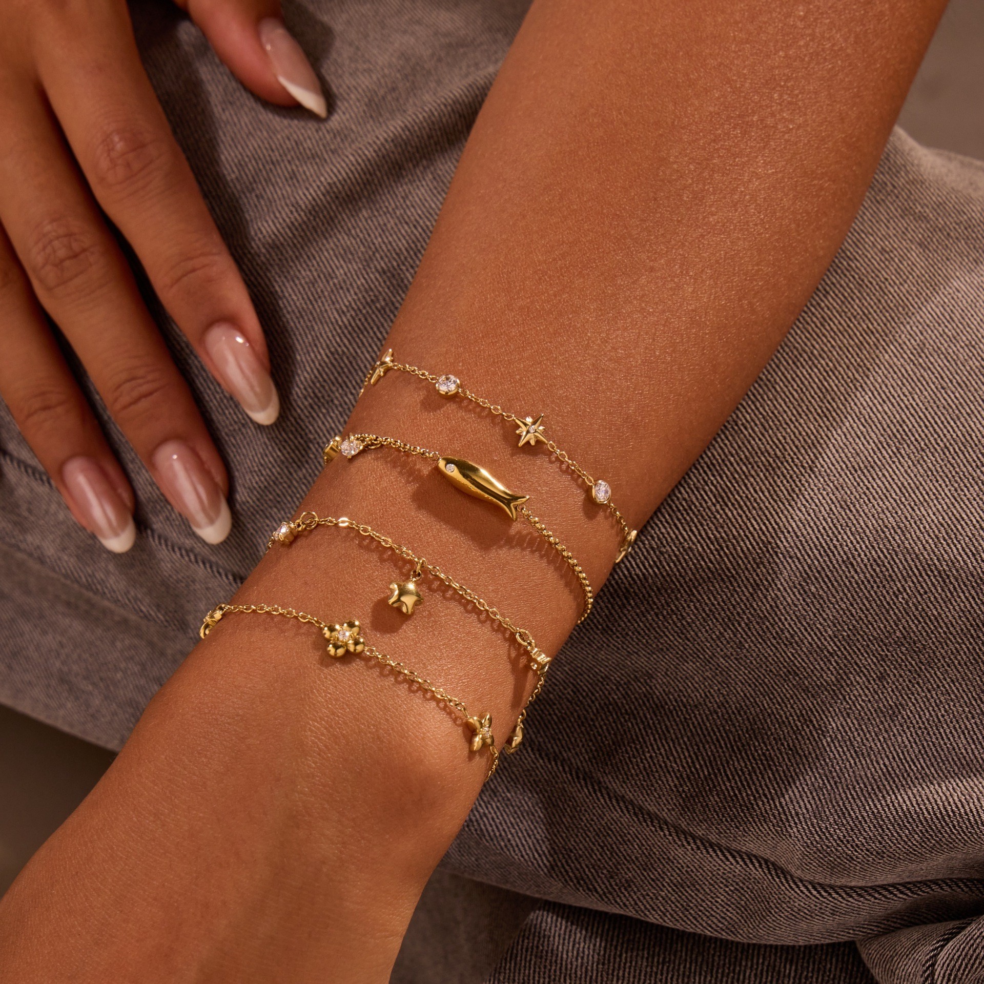 Ins Titanium Steel Bracelet 18K Gold Plating Zircon Star Pendant Exquisite