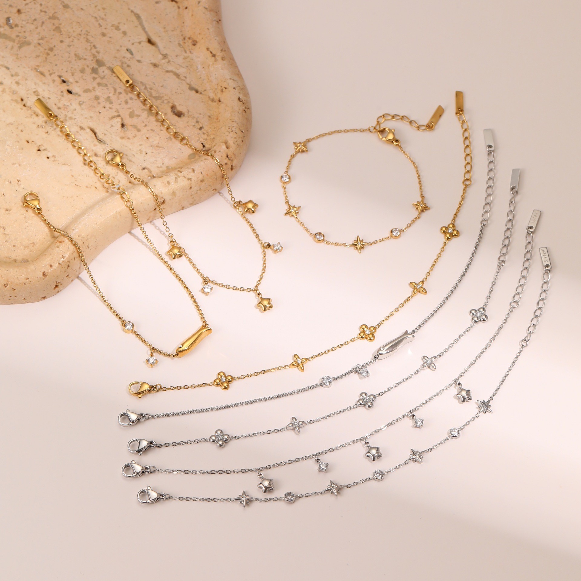 Ins Titanium Steel Bracelet 18K Gold Plating Zircon Star Pendant Exquisite