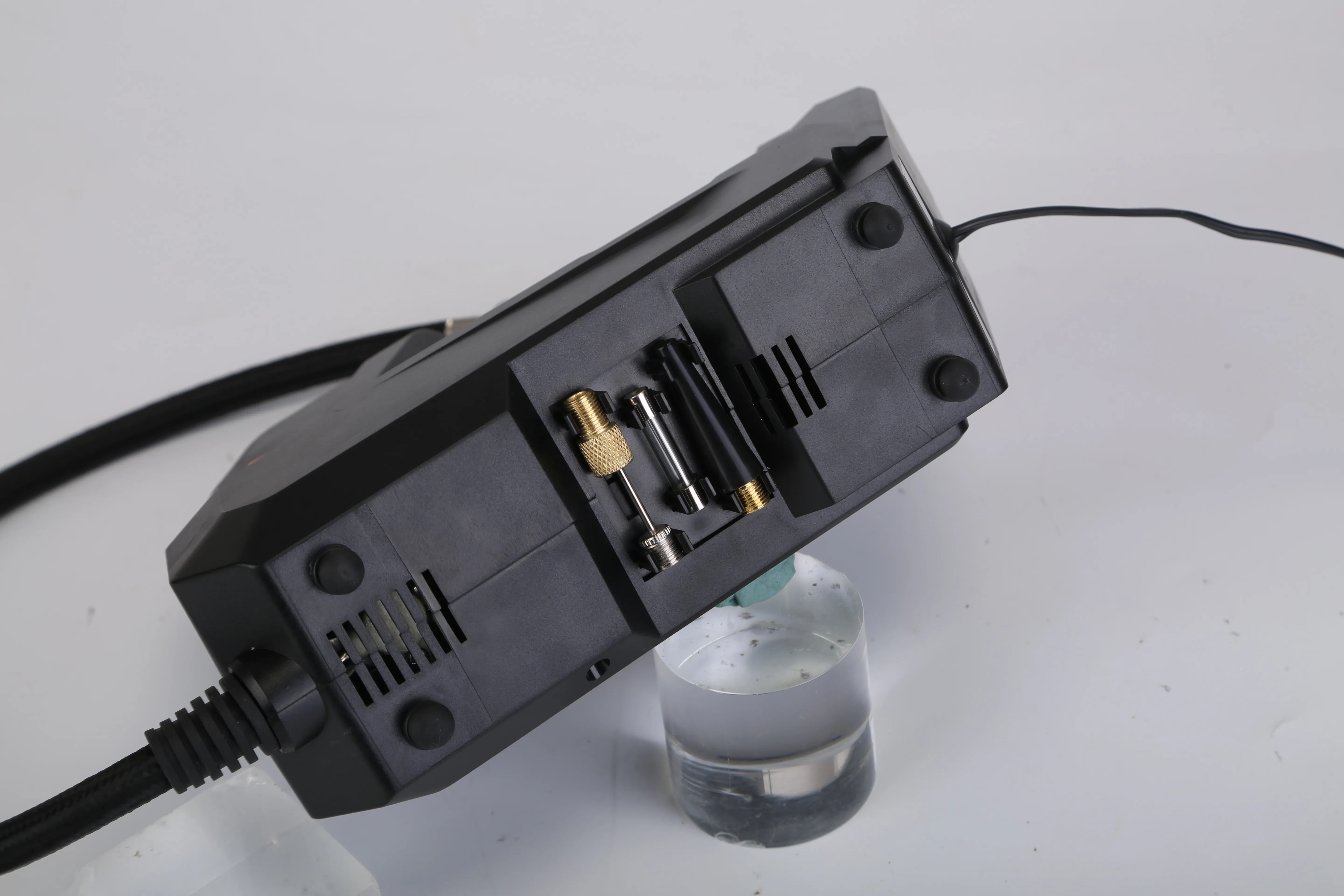 1Pc Portable Tire Inflator 120 PSI Maximum 90W Powered Tire Inflator With Digital Display LED Light Inflatable Nozzle Needle Fuse Air Compressor For Bikes Motorbikes Car Balls