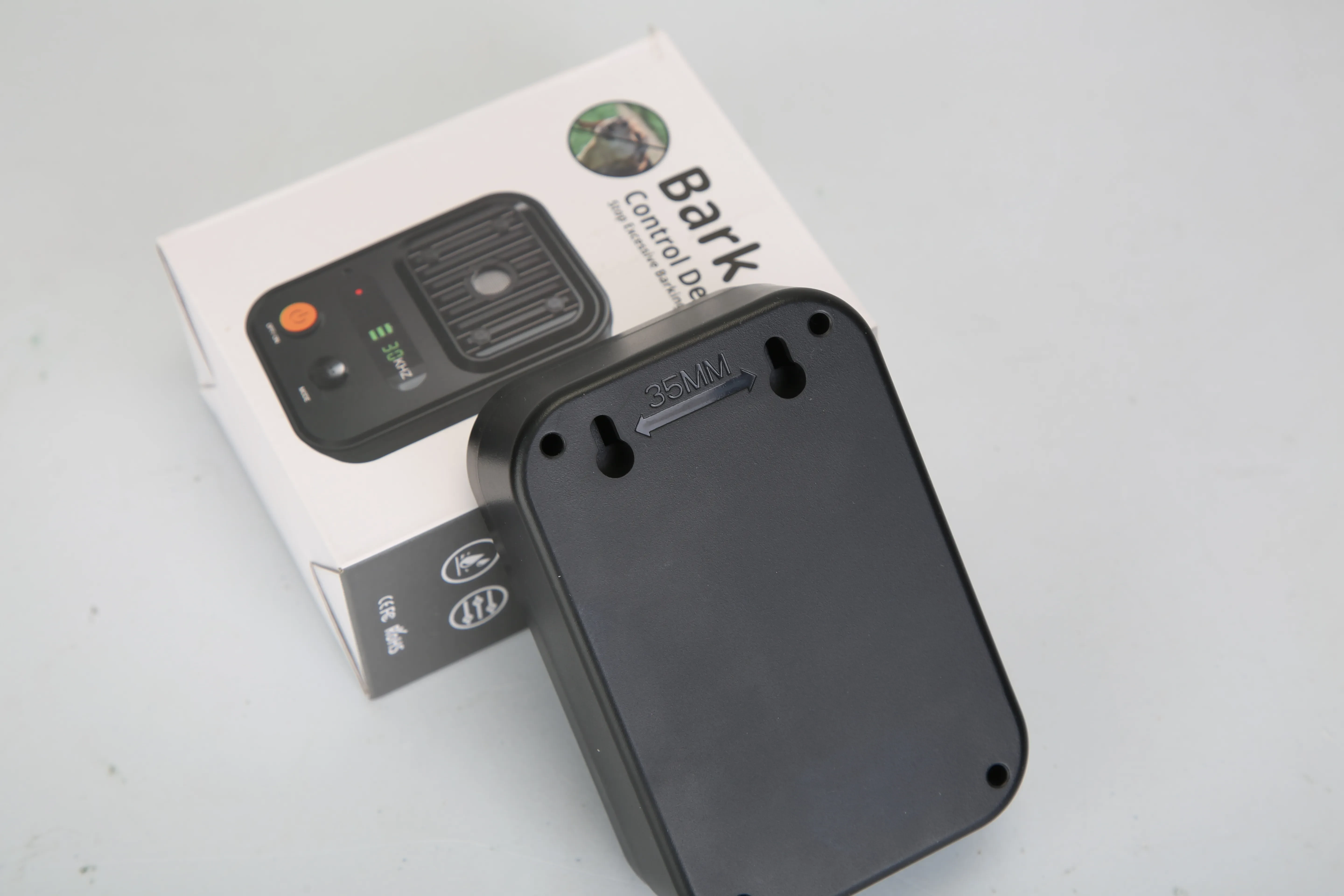 Black-Green Color Options -- 1Pc Ultrasonic Anti-Barking Device Rechargeable Auto Dog Bark Control Deterrent Box Training Device IPX4 Waterproof With 3 Frequency Max 32.8Feet Sensing Distance For Most