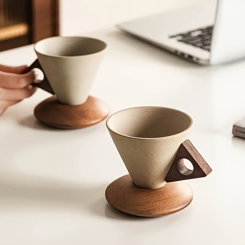 CEEFU Ceramic Coffee & Tea Mug with Wooden Saucer  Elegant Smooth-Finish Cup for Latte, Cappuccino & Holiday Drinks