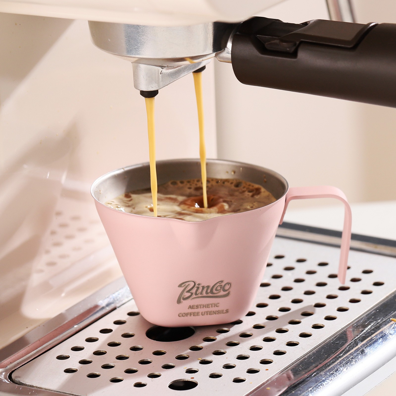 Bincoo Pink Stainless Espresso Measuring Cup  100ml Extraction Cup with Handle