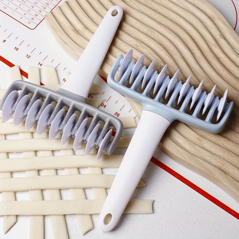 WIEZ Professional Pastry Wheel & Noodle Roller  Durable Plastic Cutter for Dough, Pasta and Baking Prep