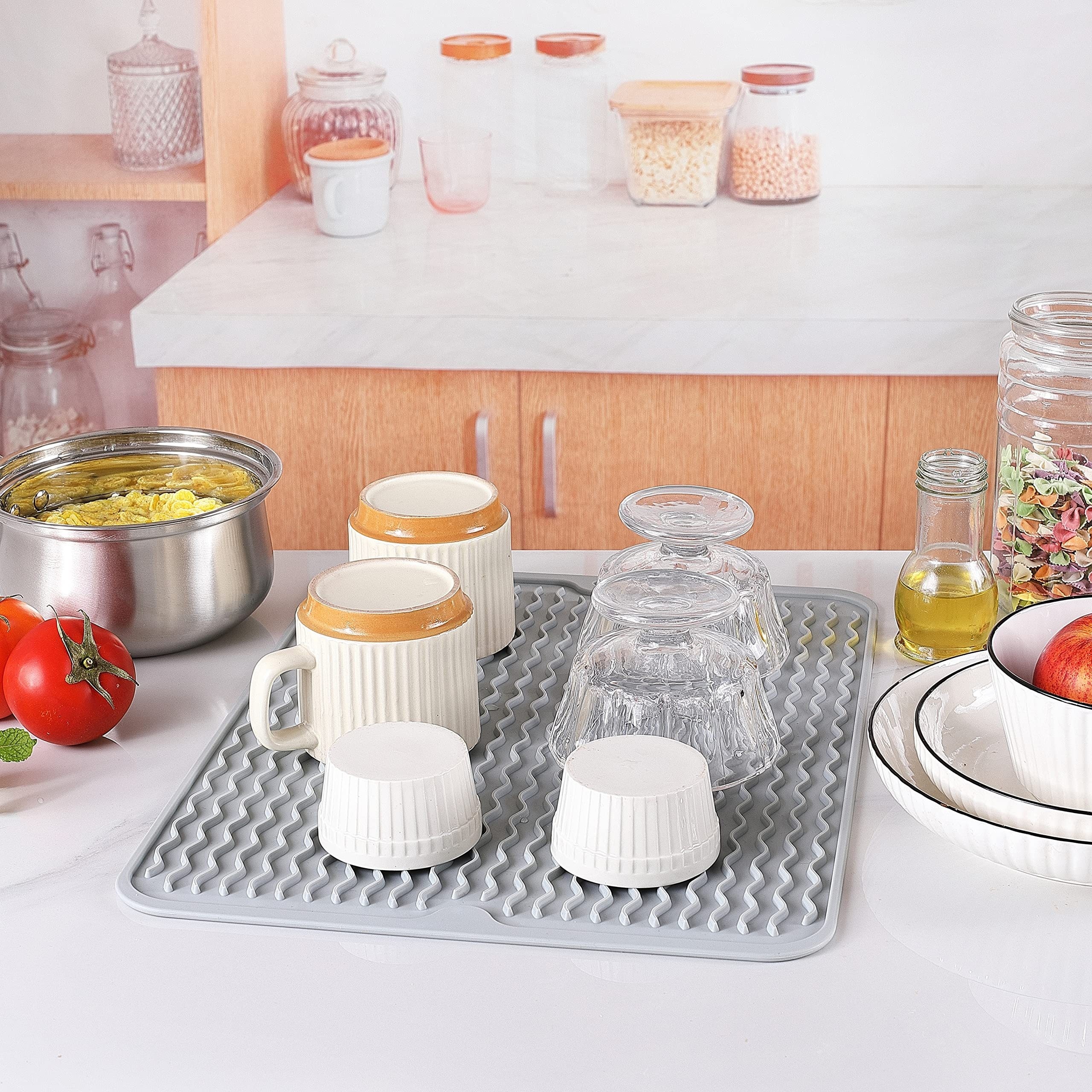 WIEZ Silicone Drain Pad  Large Easy-Clean Drying Mat with Built-In Drainage Holes for Countertops, Sinks & Fridges