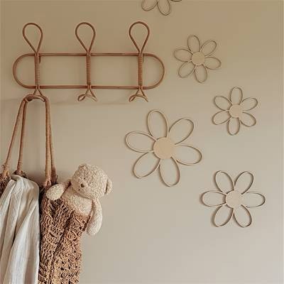 YIMUWN Nordic Style Wooden Daisy Wall Decor  Self-Adhesive, Reusable Floral Cut-Out Wall Art