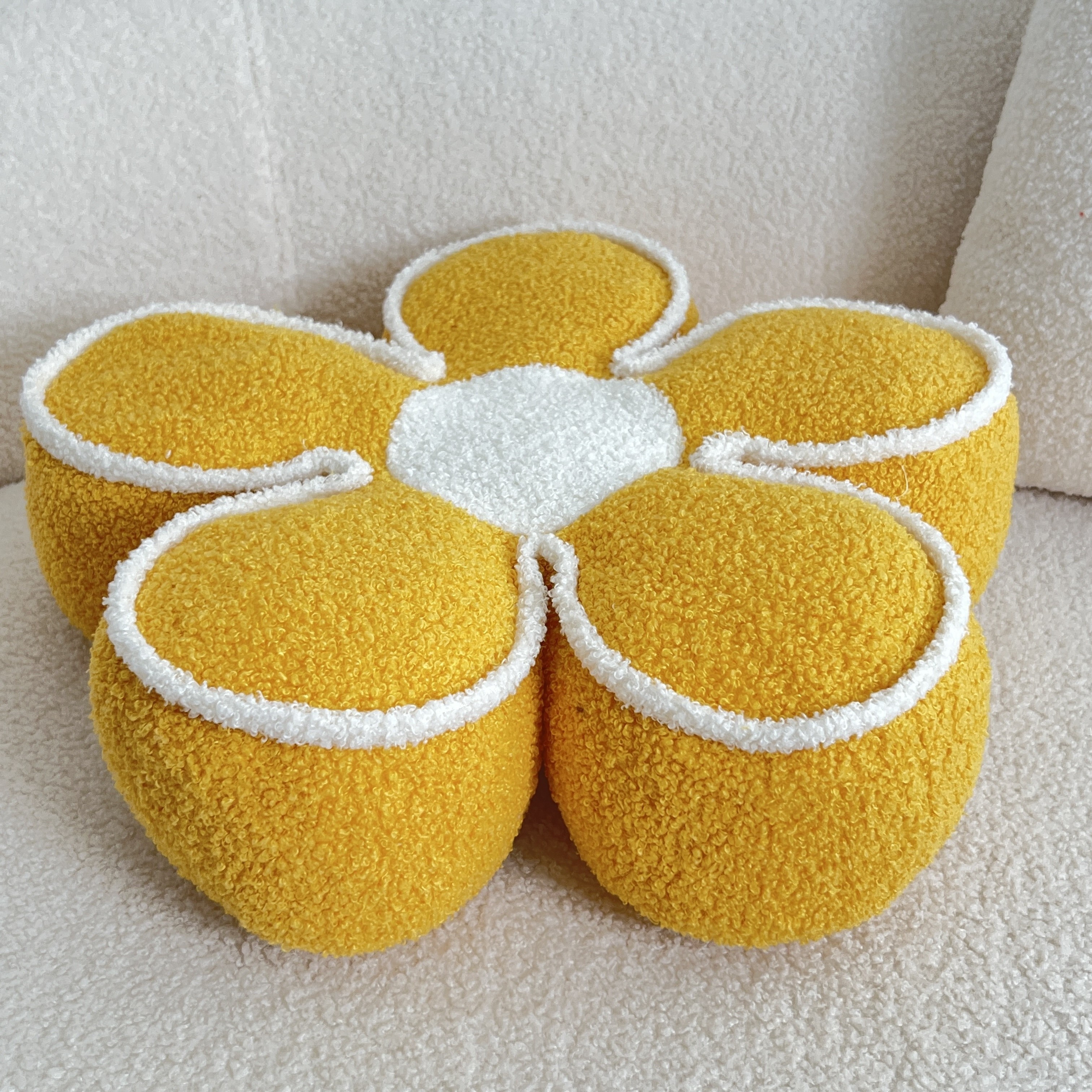 YLBKIKR Chic Geometric Flower Throw Pillow Soft and Washable Cushion for Bed and Sofa Decor