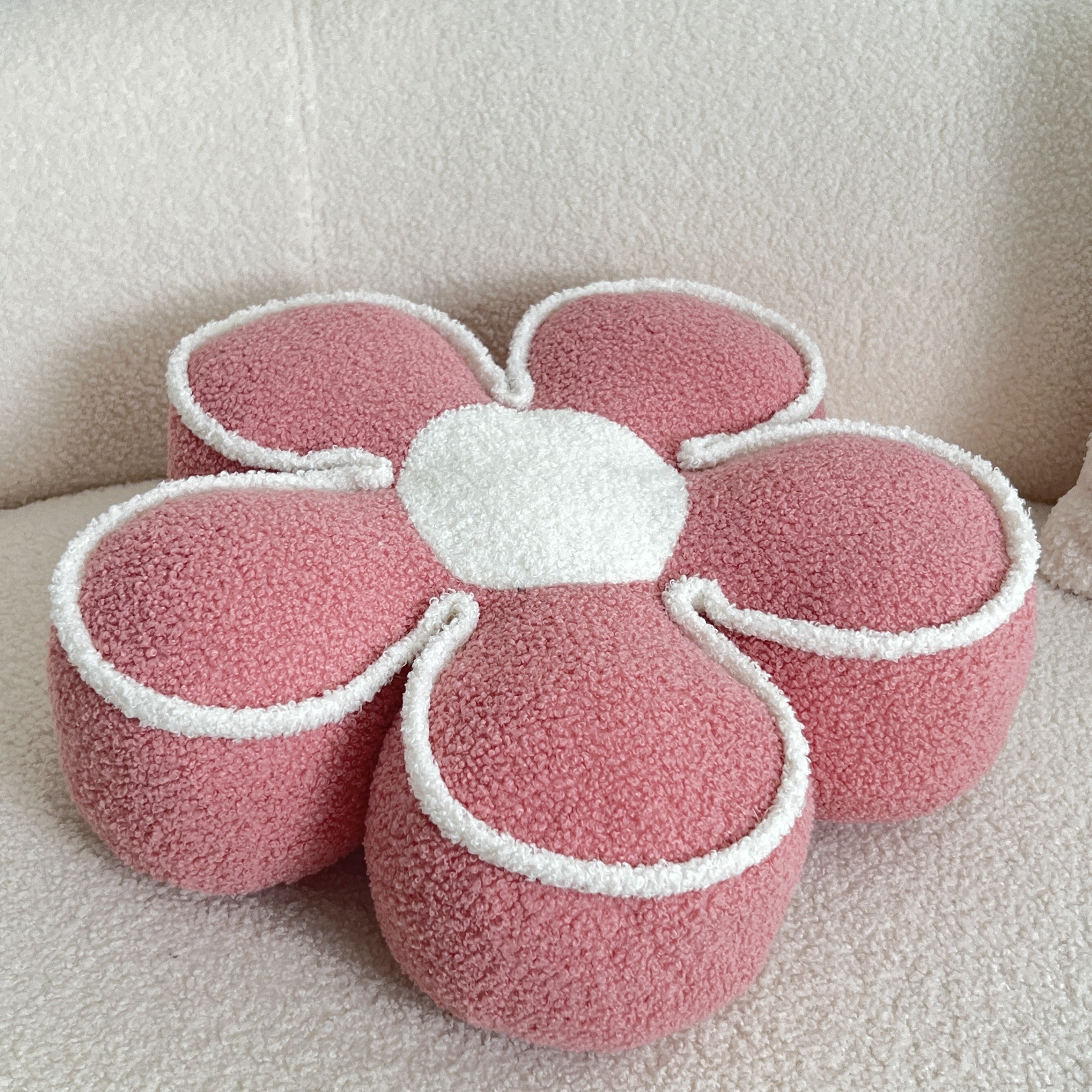 YLBKIKR Chic Geometric Flower Throw Pillow Soft and Washable Cushion for Bed and Sofa Decor