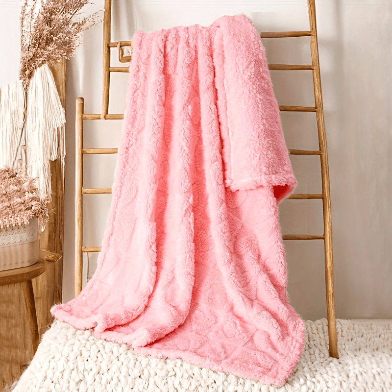 Mini Eggs Autumn and Winter Plush Blankets with Heart Patterns