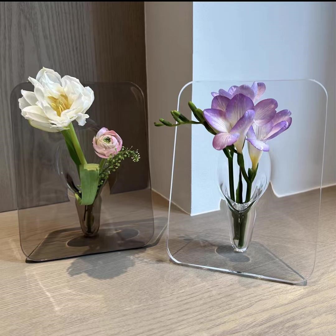 Modern Acrylic Clear Vases