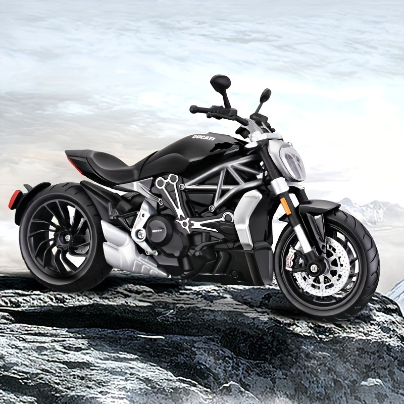 Maisto 1:12 Scale Ducati X Diavel S Die-Cast Collectible Motorcycle Model