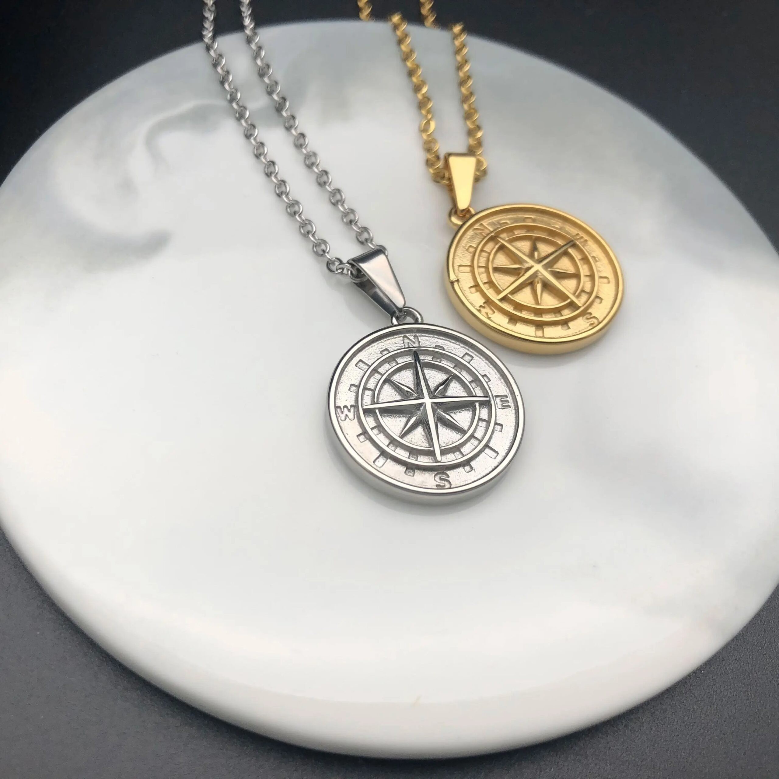 Men Compass Shape Necklace