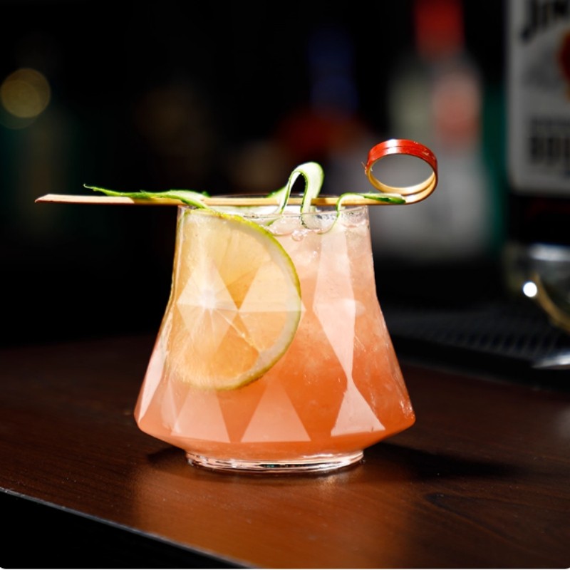 Diamond Pattern Wine Glass