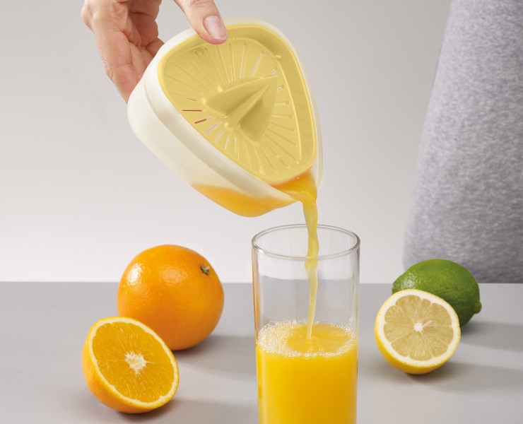 Juicer with reversible lid  - Joseph Joseph Duo