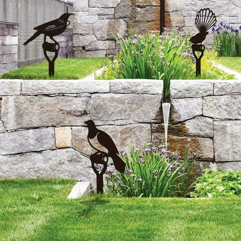 Charming 3pcs Bird Family Metal Garden Stakes Outdoor Patio & Lawn Decor