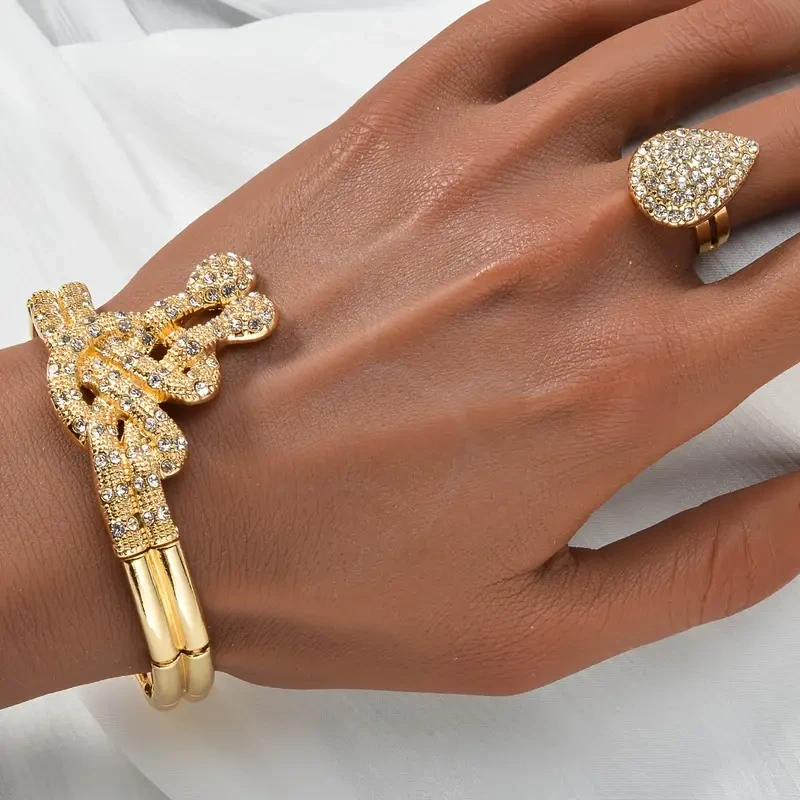 Elegant & Luxurious Women's Jewelry Set