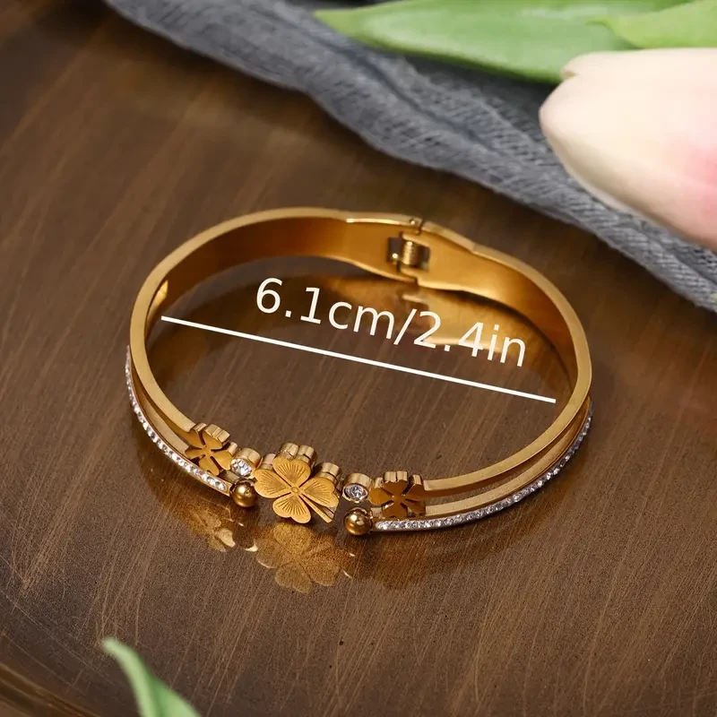 Exquisite Four Leaf Clovers Bangle Bracelet