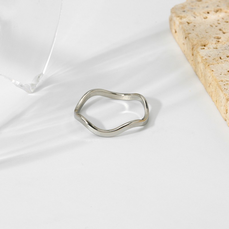 Waterproof 18k Gold Plated Stainless Steel Waved Ring