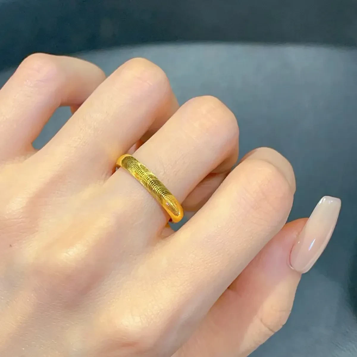 Golden Cat Eye Flashing Ring