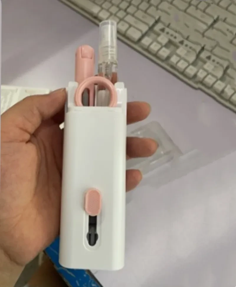 Kit for Cleaning Electronic Items