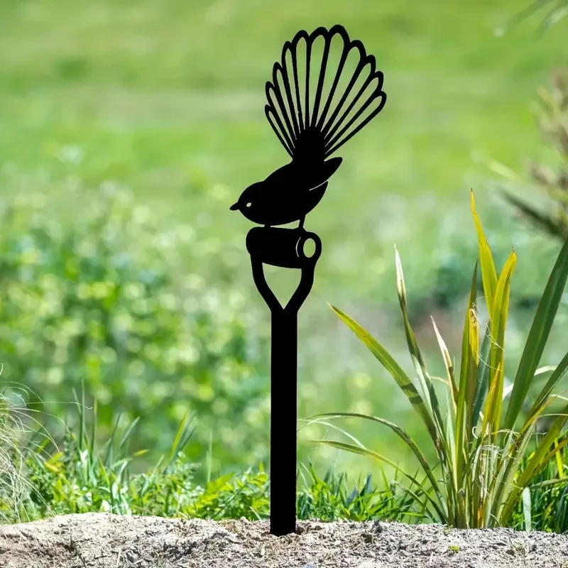 Charming 3pcs Bird Family Metal Garden Stakes Outdoor Patio & Lawn Decor