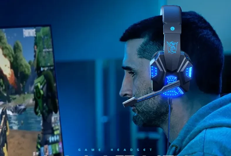 Gaming 7.1 Wire-controlled Headset Light-emitting Headphones