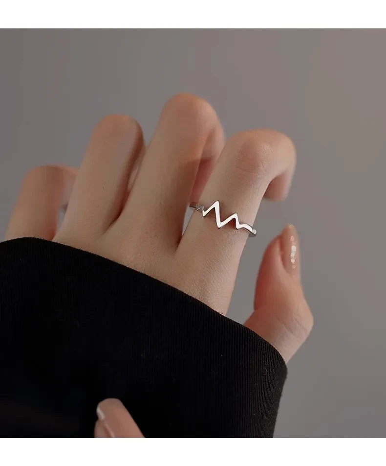 High-End Fashion Heartbeat Ring
