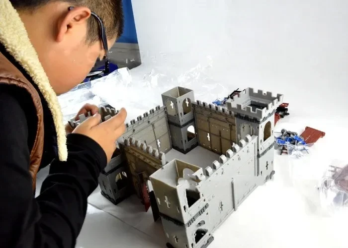 Children'S Diy Self Assembling Toys, Assembling Castle Model, Siege War Battlefield, Ancient Soldier'S Small Castle Suit