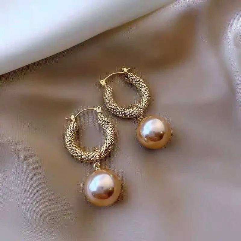 Retro Metal Ear Buckle Pearl Earrings Women