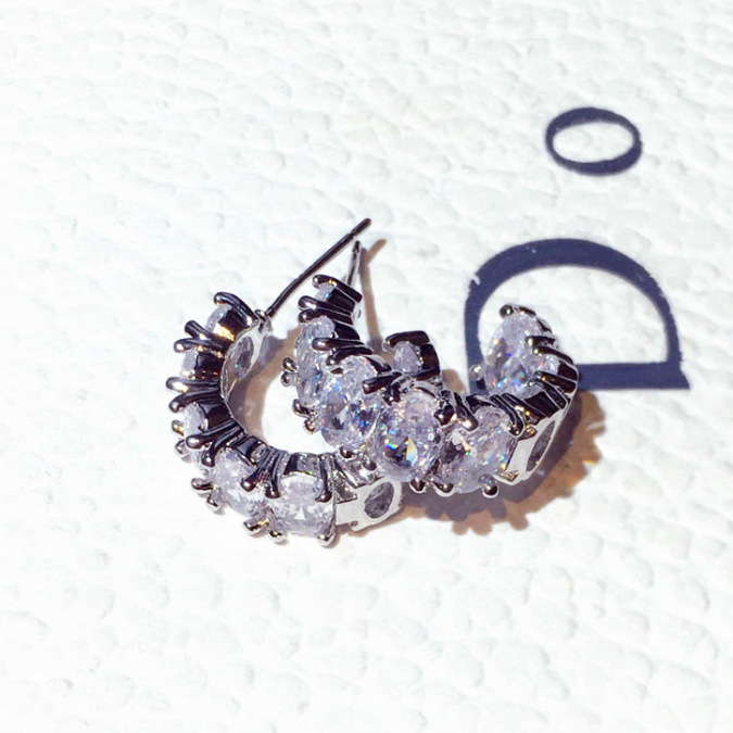 New Fashion Zircon Earrings For Women