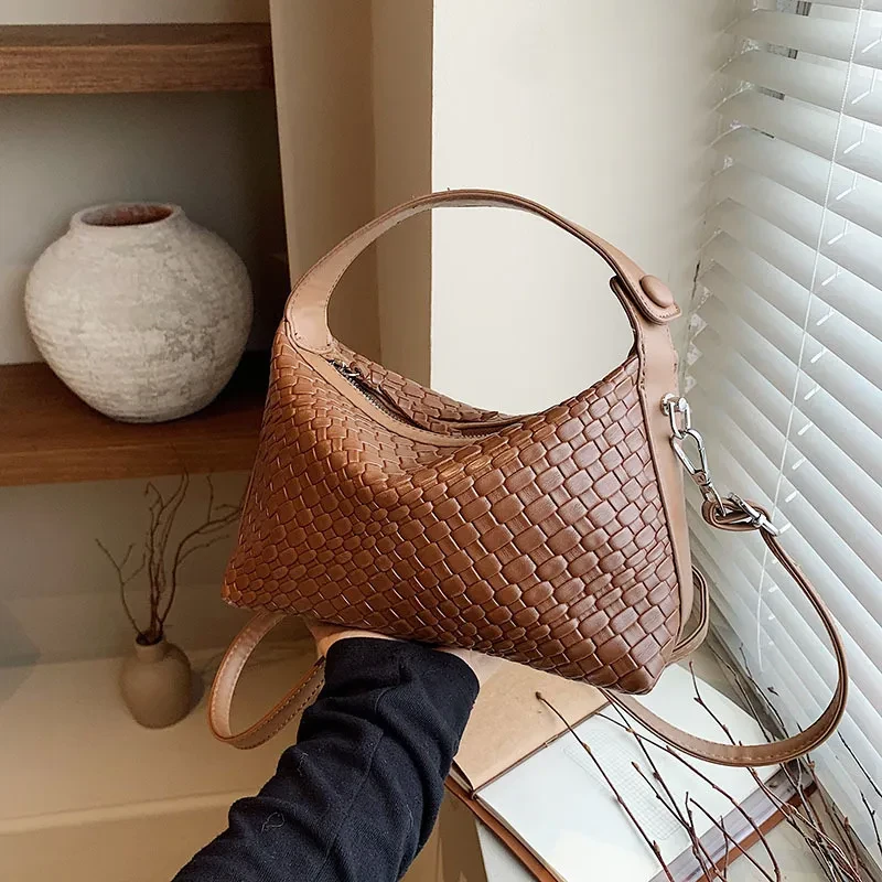 Large Capacity High-grade Solid Color Shoulder Messenger Bag