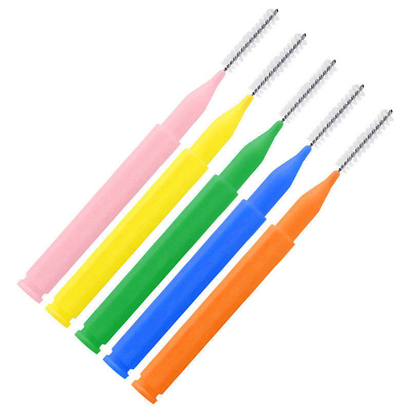 Orthodontic cleaning brush