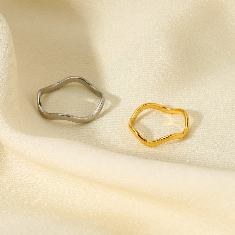 Waterproof 18k Gold Plated Stainless Steel Waved Ring