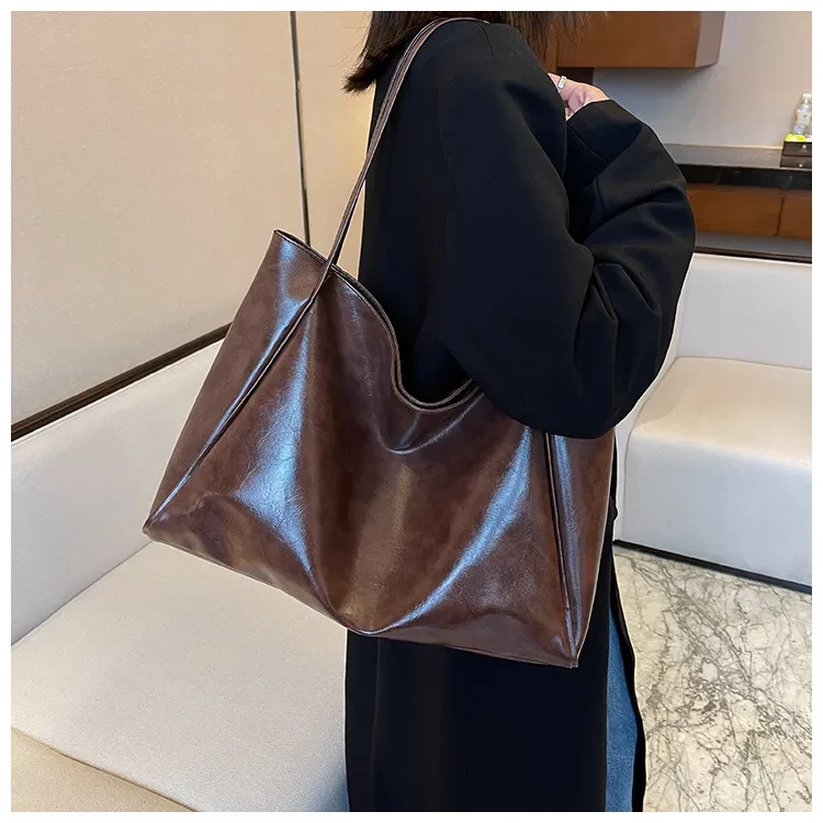 Glossy Large Capacity Commuter Retro Fashion Tote Bag