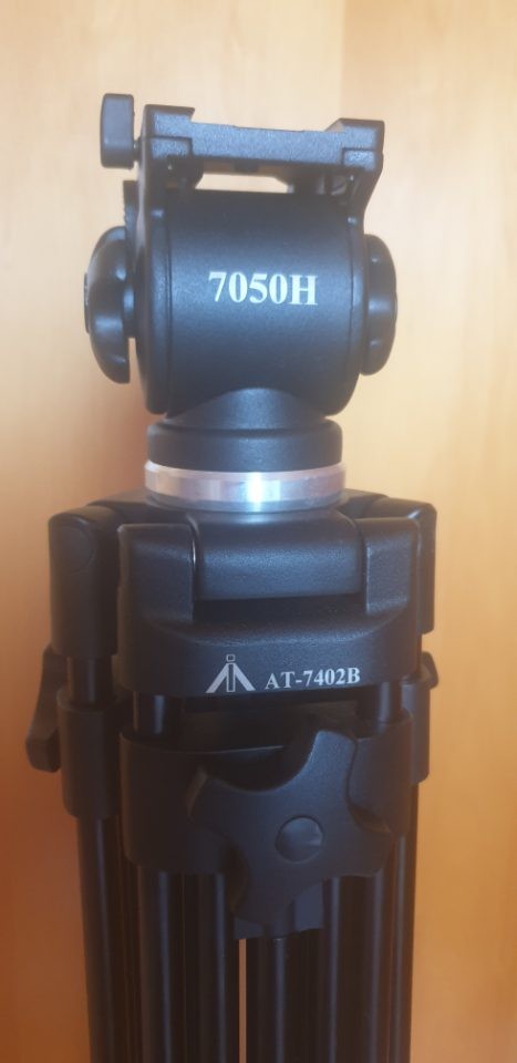 ***Heavy duty tripod and bag***