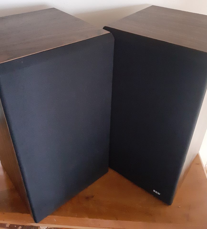 B&W DM110 - Excellent All Round Speakers made in Great Britain
