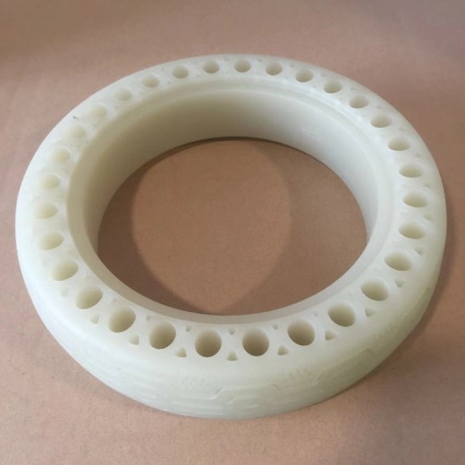 Honeycomb luminous tire