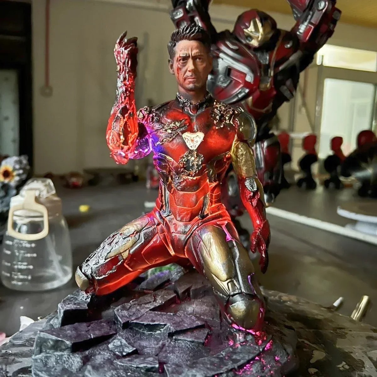 Iron Man Mk85 Snap Kneeling Statue Avengers Endgame Anime Figure