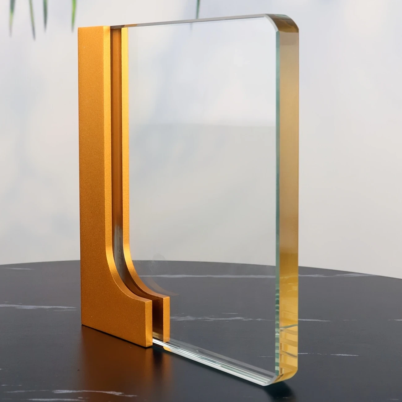 1pc Custom Crystal Trophy Frame Elegant Glass & Metal Stand, Vertical Rectangular Picture Frame with Polished Finish, Ideal for Weddings, Graduations, Birthdays, and More, Perfect Gift for Mothers Day, Fathers Day, Teachers Day, Thanksgiving, Valenti