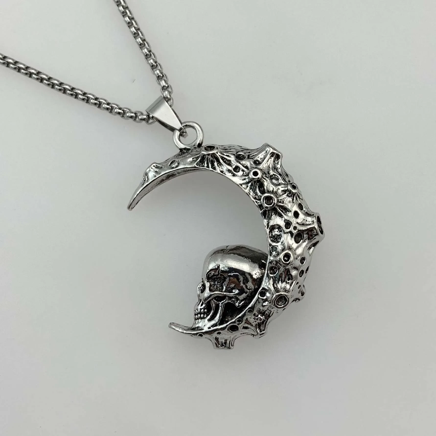 Big Stainless Steel 3D Moon Skull Pendant Biker Punk Neckalce For Man Jewelry Free Shipping