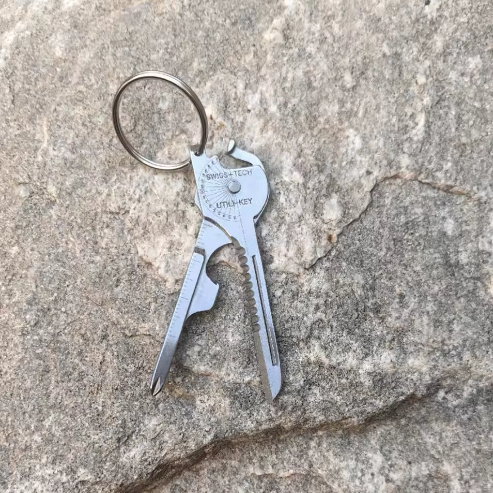 Keychain Tool Compact Multifunctional Keychain Gadget with Screwdriver Bottle Opener Emergency Tool