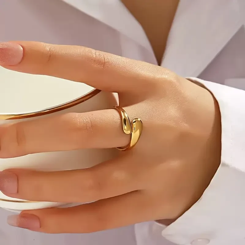 Elegant Golden-Tone Stainless Steel Open Ring A Refined Statement for the Modern Woman