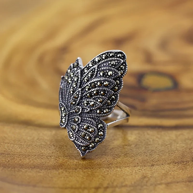925 Female Butterfly Opening Ring Set With Maksai Stone Is Simple