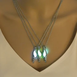 Halloween glow-in-the-dark Cape Snail Necklace
