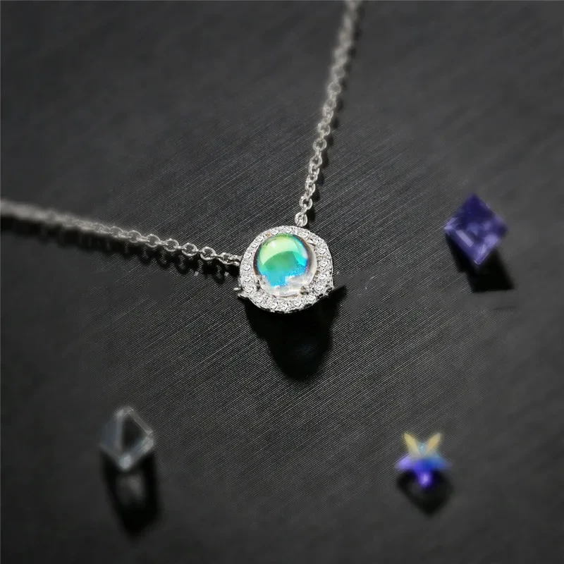 Female Round Pendant Clavicle Chain